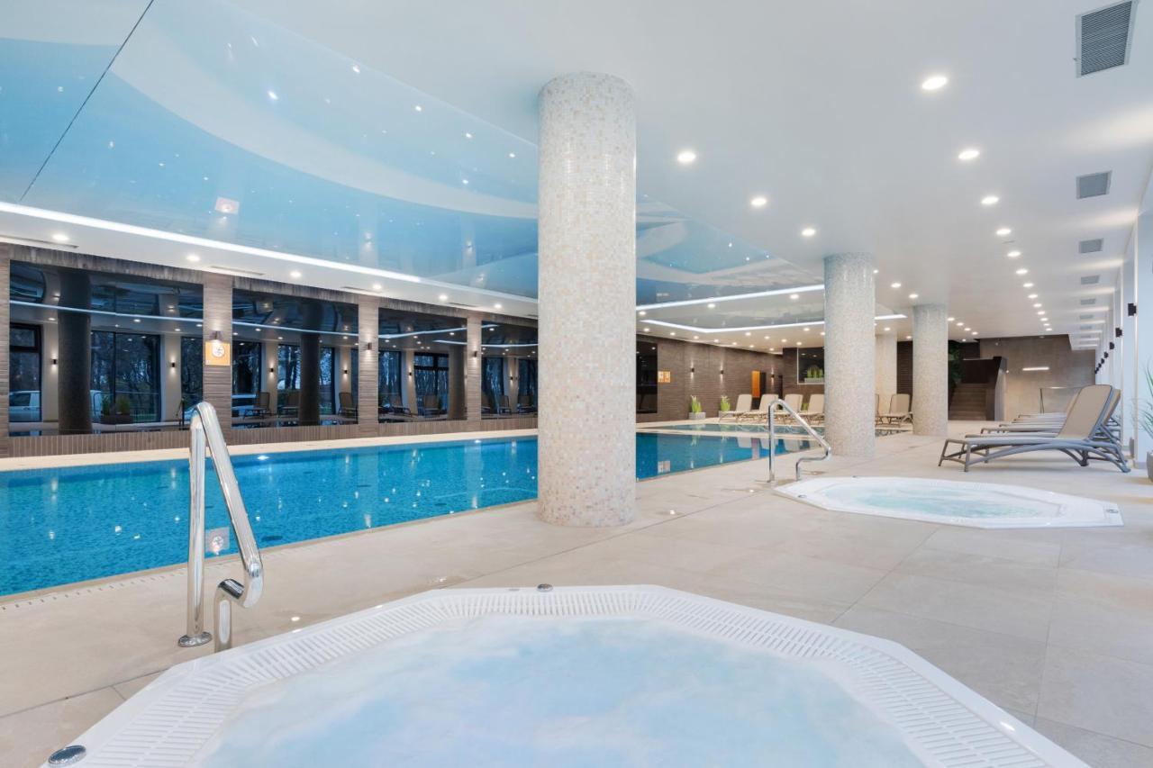 Luxurious Apartment Nadmorskie Tarasy Kolobrzeg By Renters Prestige Exterior photo